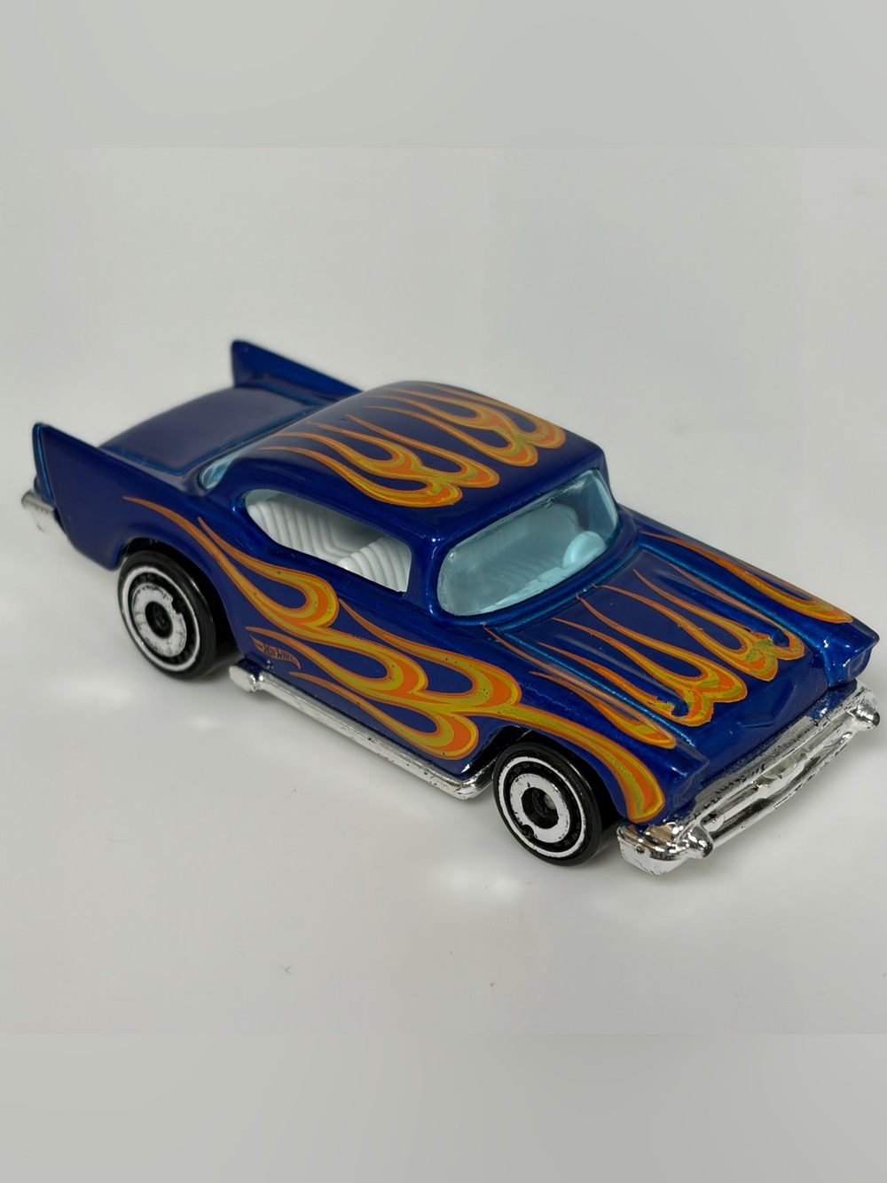 Hot Wheels ‘57 Chevy Diecast Car Toy Mattel Bel Air Blue Orange Flames 1:64